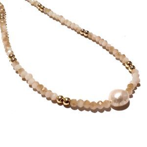 Freshwater Pearl & Faceted Crystal Bead Necklace Gold Tone Accents